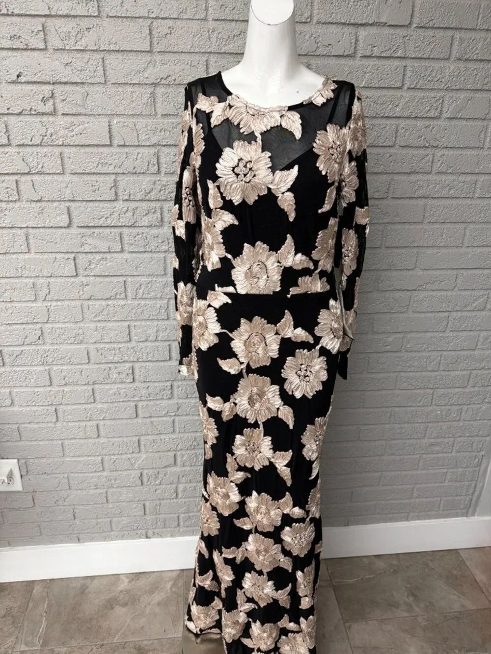 Betsy & Adam Women's Long Sleeve Floral Embroidered Mesh Maxi Dress Size 10